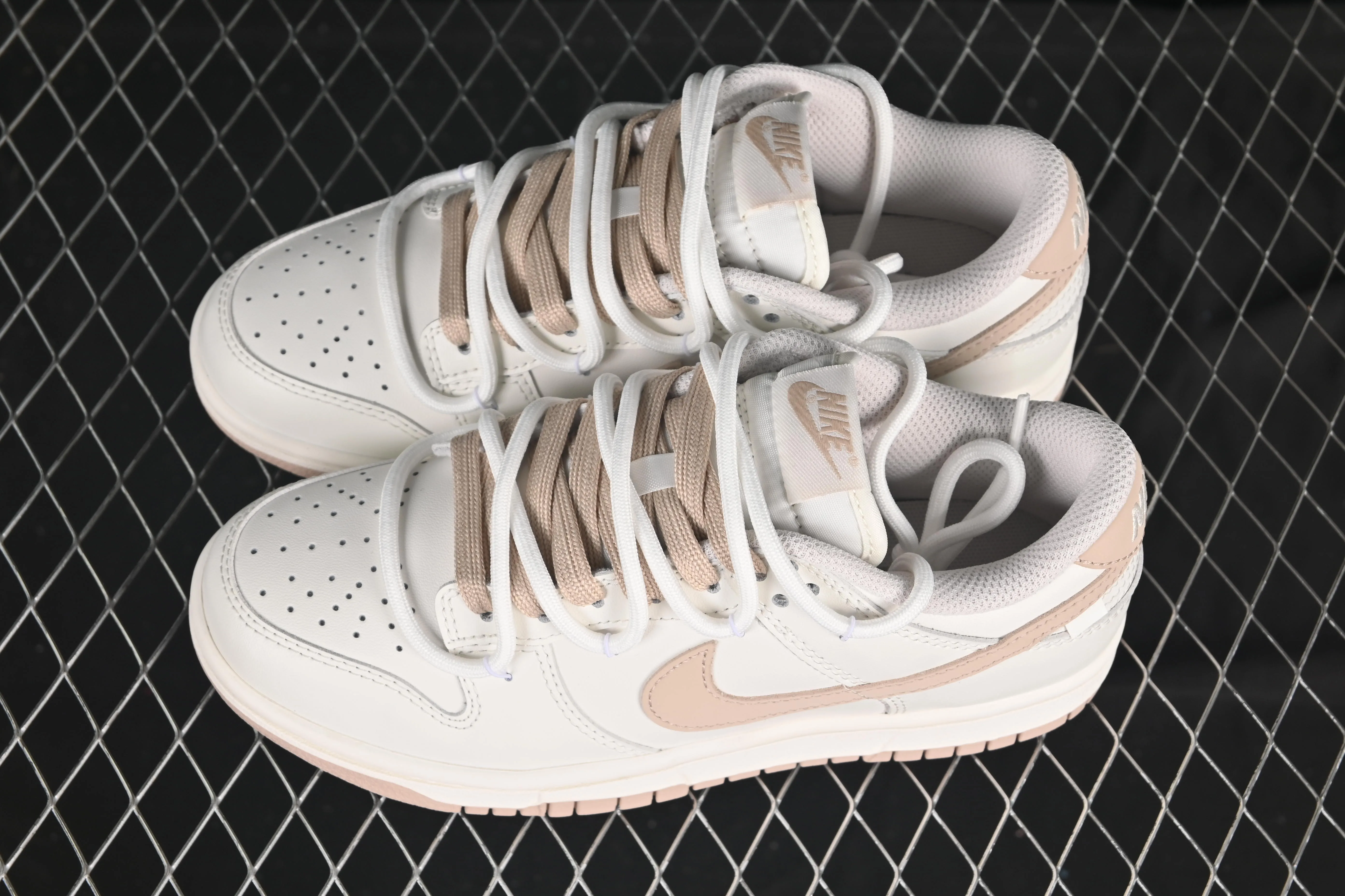 All categories Nk SB Dunk Series Nk SB Dunk Low High-end customized low-top sneakers Nike SB Dunk Low "Just Do it" straps Anniversary high-end customized low-top casual sneakers WG0510-070
